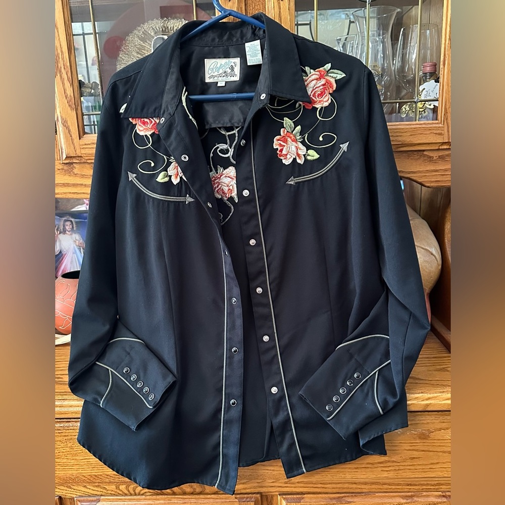 Womens Floral Roper 1x western shirts excellent condition